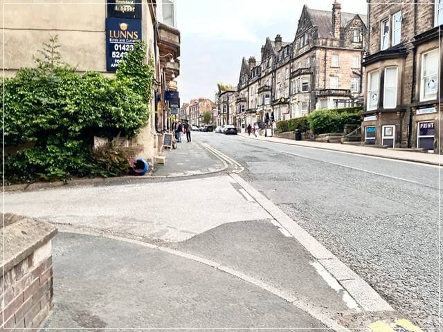 イギリスのノースヨークシャー「ハロゲイト」の街は富裕層が多く住む安全な地域