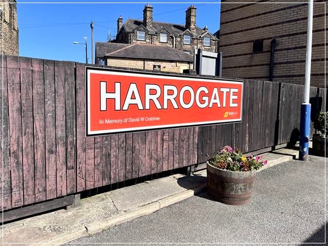 イギリスのノースヨークシャーにあるハロゲイトの駅
