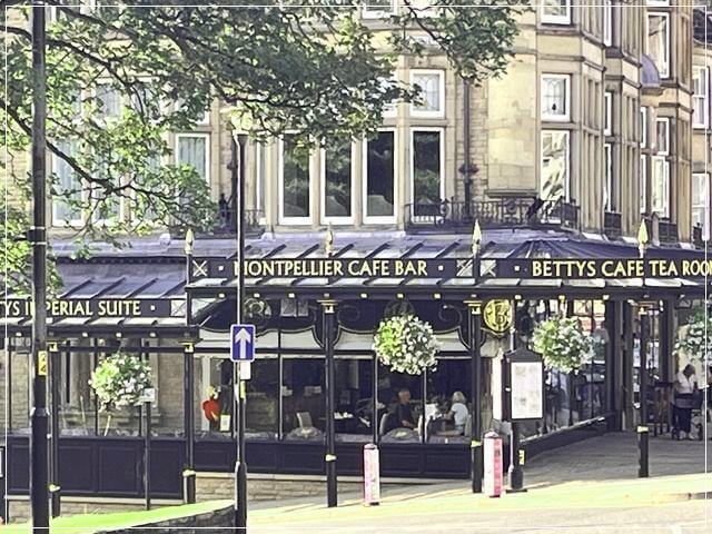 ハロゲイトのティールーム「ベティーズ」の外観