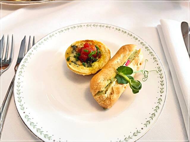 ベティーズティールームのアフタヌーンティーの1段目のセイヴォリー