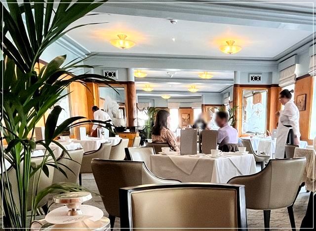 ベティーズティールーム・ヨーク店アフタヌーンティー予約者専用の部屋の様子