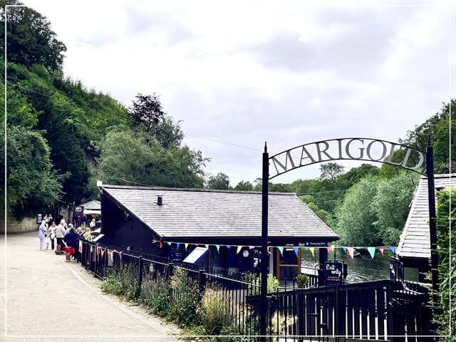 ナレスボロのニッド川沿いのカフェ「マリーゴールド」