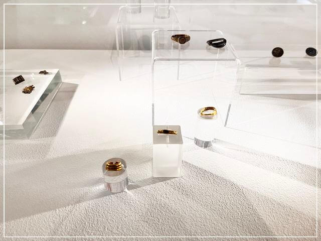 ナレスボロ博物館の中にある指輪などの装飾品
