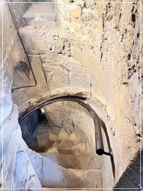 ナレスボロ城の階段