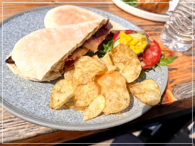 ナレスボロのニッド川沿いのカフェ「マリーゴールド」で食べたランチ①