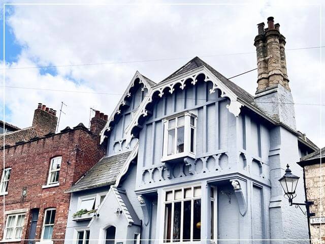 イギリスヨークシャー地方のナレスボロの可愛いお家①