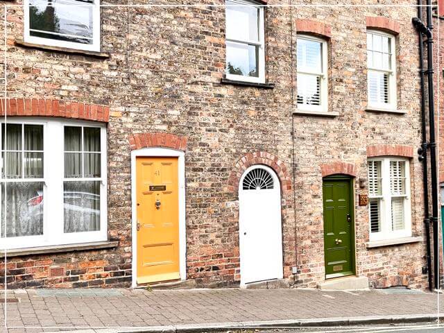 イギリスヨークシャー地方の小さな街ナレスボロの可愛いお家②