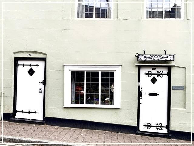 イギリスヨークシャー地方の小さな街ナレスボロの可愛いお家③