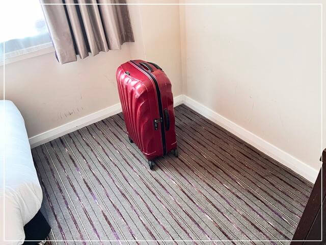 ヒースロー空港直結のkプレミアインのツインルームの様子