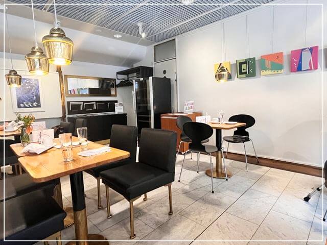 ヘルシンキのカフェ・アアルトの店内
