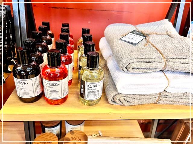 ヘルシンキのオールド・マーケットホールで売られていたシャンプーやタオル