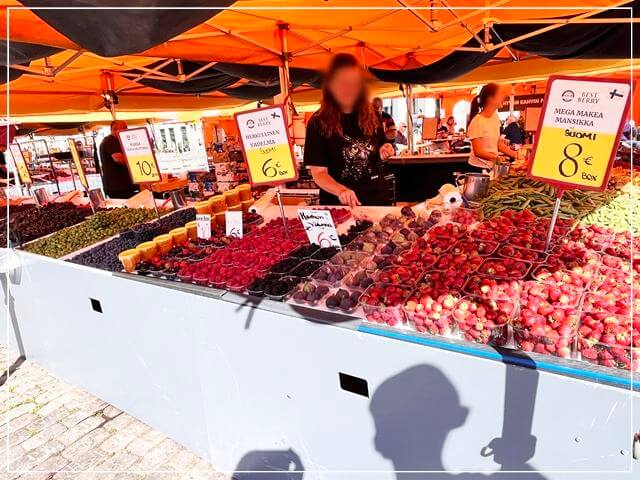 Kauppatoriマーケット広場で売られているベリー