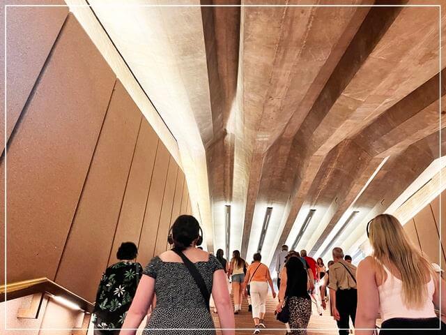 シドニーオペラハウス英語ツアーに参加した様子