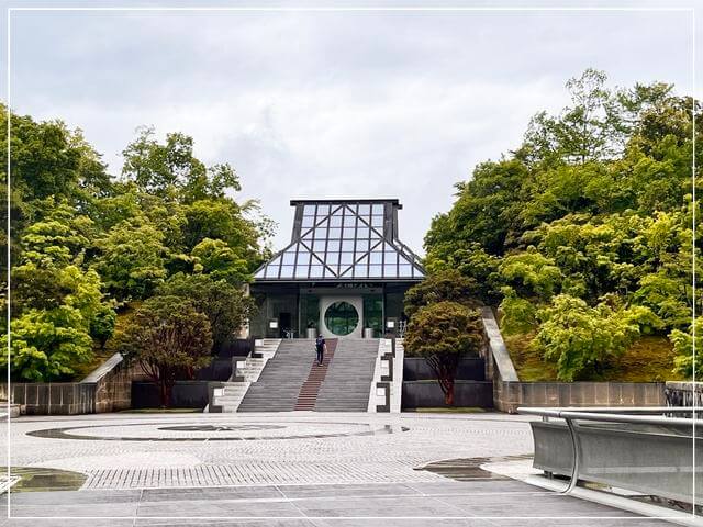 滋賀県MIHO MUSEUM（ミホミュージアム）の本館