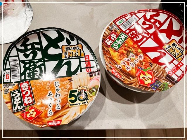 タスマニアのホテルで「どん兵衛」を食べる
