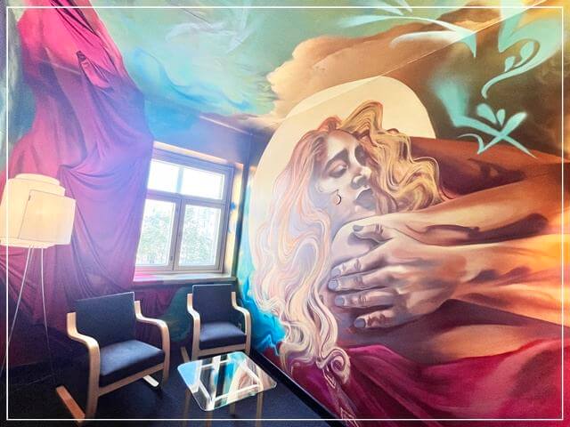 ヘルシンキのホテルヘルカの壁画2