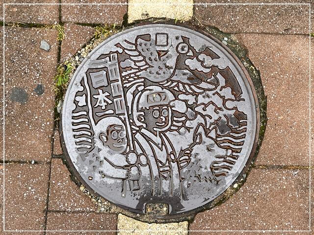 岡山の桃太郎のマンホール