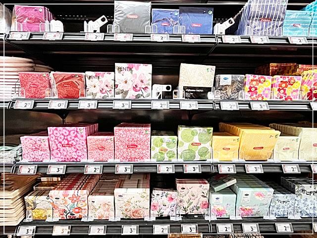 フィンランドのスーパー「K-supermarket」で買えるおすすめのお土産「ペーパーナプキン」①