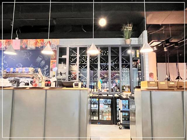 ヘルシンキのカンピショッピングセンターにある魚料理のお店「Fisken pa Disken」